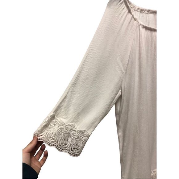 Est. 1946 Women’s Scoop Neck Wide Lace Trim White Blouse Size L - Picture 3 of 7